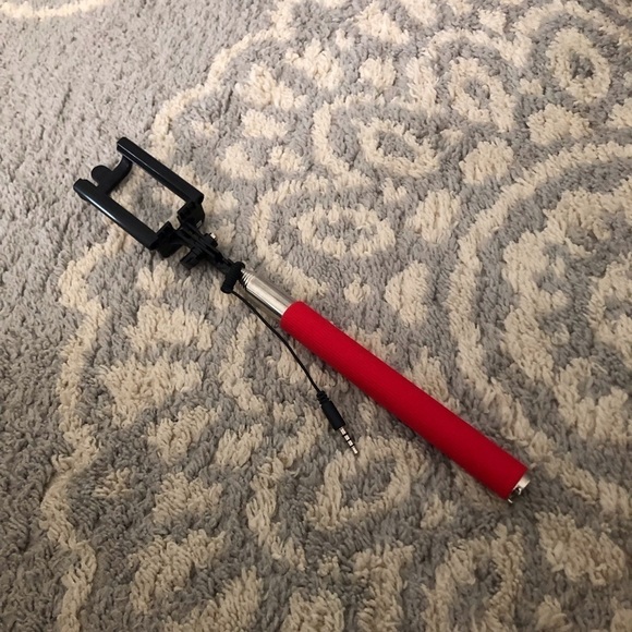 Red expandable self stick - Picture 3 of 3